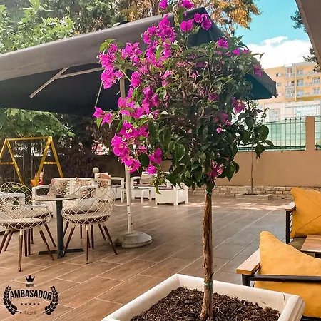 מלון Ambasador Garden 4*