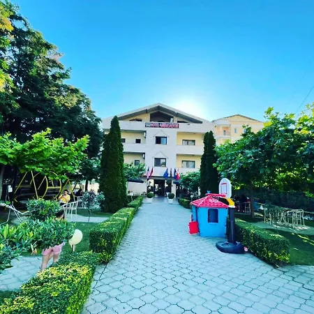 Ambasador Garden Hotel