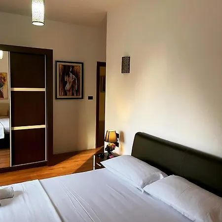 Ambasador Garden מלון 4*