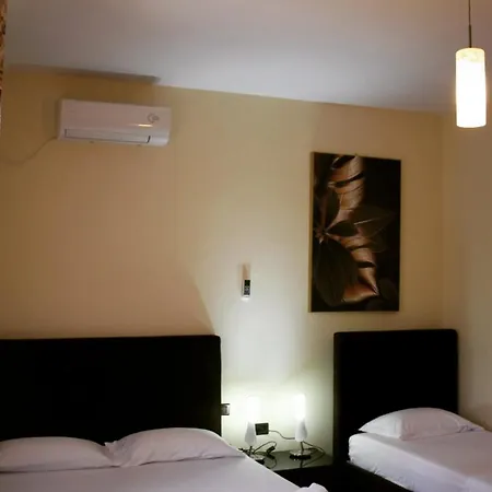 Ambasador Garden Hotel