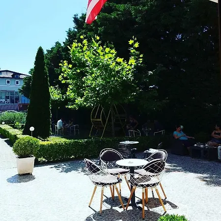 Ambasador Garden Hotel 4*