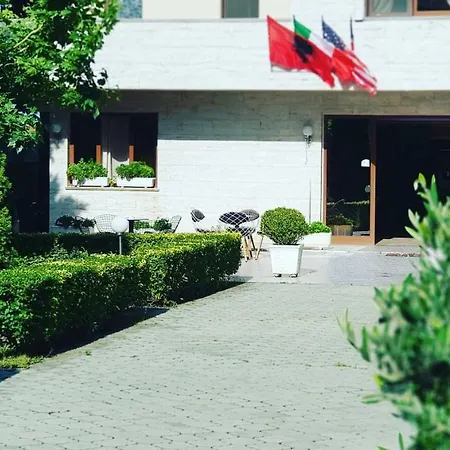 Hotel Ambasador Garden Lezhe